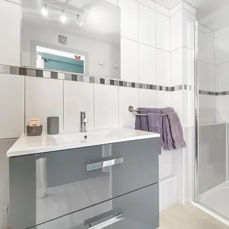 莱斯卡林斯德翁弗勒尔酒店 * 翁弗勒尔